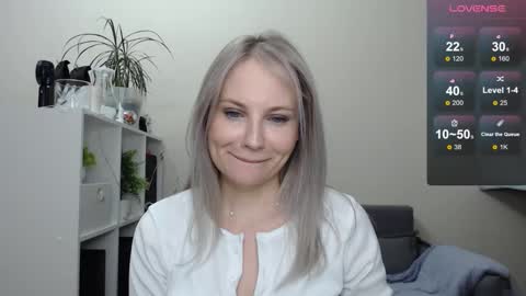 Naomi online show from 01.08.25