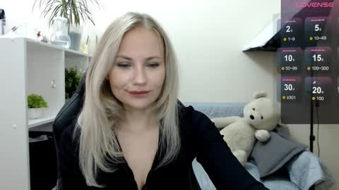 Naomi online show from 09.24.25