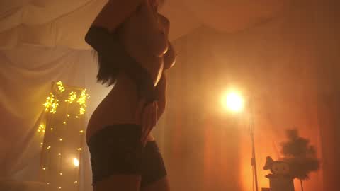 Maria online show from 12.26.24