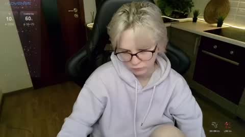 Snapshot of sunny_mood chatting on 07.24.26 sunny mood online show from 07.24.26