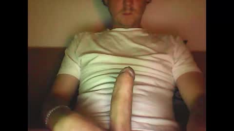 Snapshot of sunnygun0 chatting on 10.11.25 sunnygun0 online show from 10.11.25