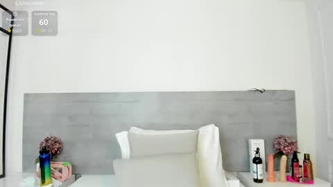 Snapshot of sunnywhitee chatting on 05.28.26 sunnywhitee online show from 05.28.26