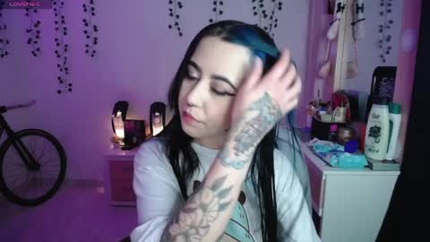 Snapshot of sunset_pienk chatting on 04.12.26 Sunset online show from 04.12.26