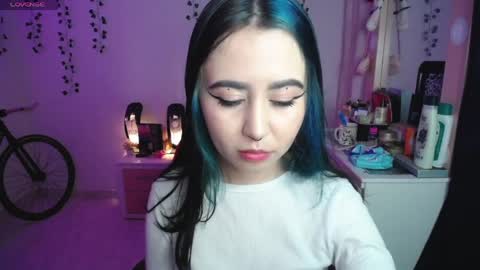 Snapshot of sunset_pienk chatting on 04.15.26 Sunset online show from 04.15.26