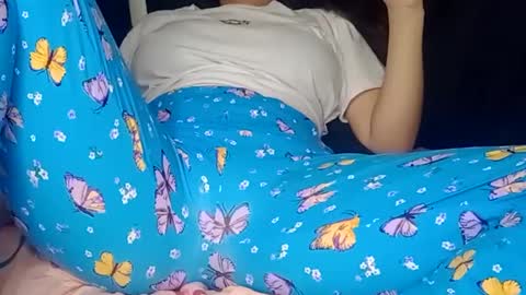 Snapshot of sunshine_days chatting on 01.05.25 Annie online show from 01.05.25