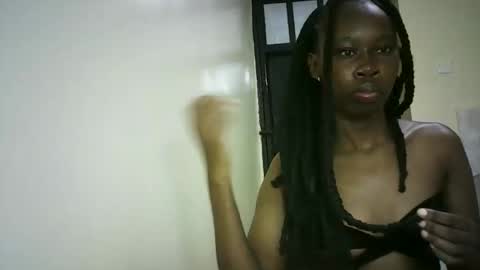 Snapshot of sunshine_g chatting on 11.10.25 Sunshine online show from 11.10.25