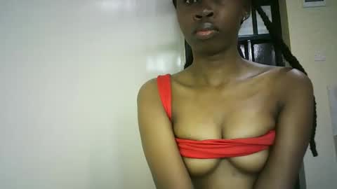 Snapshot of sunshine_g chatting on 11.19.25 Sunshine online show from 11.19.25