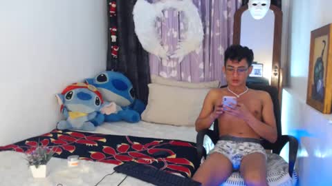 Snapshot of superasian143xx chatting on 01.03.25 GAY online show from 01.03.25