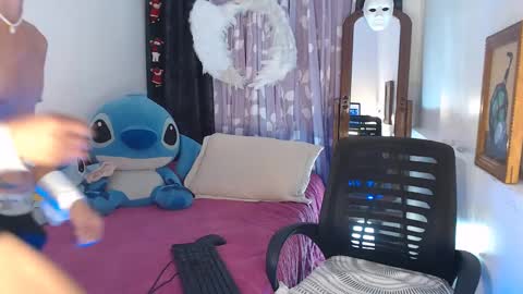 Snapshot of superasian143xx chatting on 02.09.25 GAY online show from 02.09.25