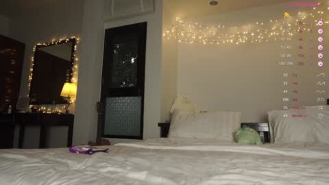 Milana Scarlett online show from 10.10.25