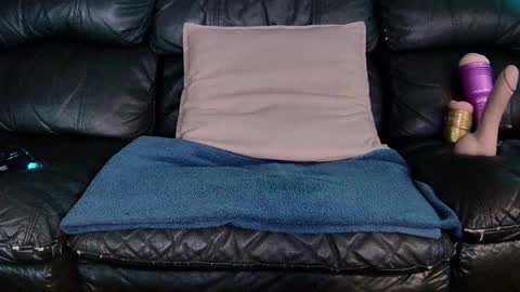 Snapshot of superduty5speed chatting on 01.01.25 Thomas online show from 01.01.25