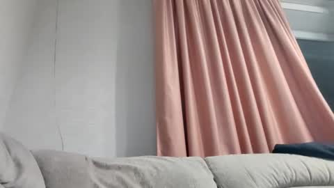 Annie online show from 12.25.24