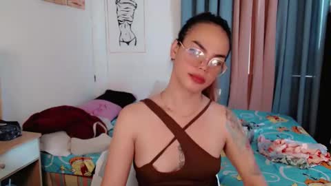 Snapshot of superhotvaleria chatting on 05.09.26 Im val online show from 05.09.26