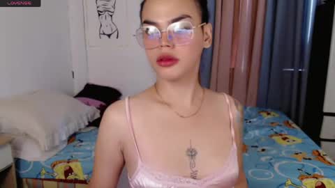 Snapshot of superhotvaleria chatting on 05.15.26 Im val online show from 05.15.26