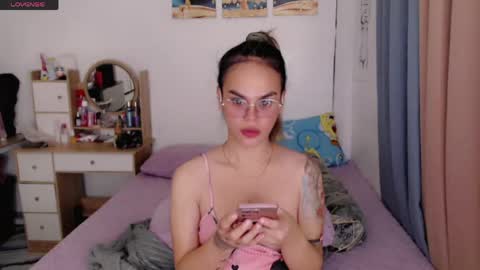 Snapshot of superhotvaleria chatting on 05.19.26 Im val online show from 05.19.26