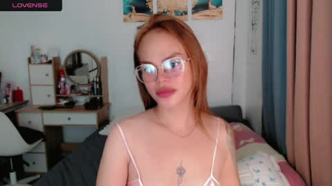 Snapshot of superhotvaleria chatting on 06.04.26 Im val online show from 06.04.26
