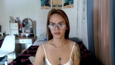 Snapshot of superhotvaleria chatting on 07.20.26 Im val online show from 07.20.26
