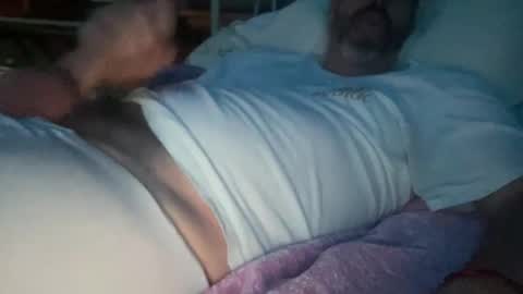 Snapshot of surfguy82 chatting on 11.05.25 SurfGuy82 online show from 11.05.25