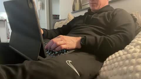 Snapshot of surfstar81 chatting on 01.12.26 surfstar81 online show from 01.12.26