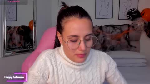 Snapshot of susan_sweet7 chatting on 10.24.25 Susan online show from 10.24.25