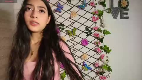Snapshot of susana__sanchez chatting on 07.26.26 SUSANA online show from 07.26.26