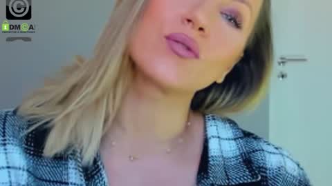 Snapshot of susanjewel chatting on 12.18.24 SusanJewel online show from 12.18.24