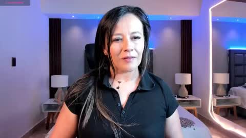 Snapshot of susann_ross chatting on 11.24.25 Susan Everyday From 0530 to 1430 Col Time online show from 11.24.25