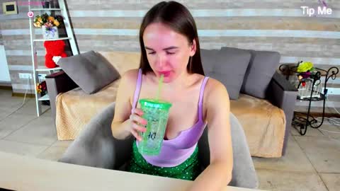 Snapshot of susansmitt chatting on 10.11.25 susansmitt online show from 10.11.25