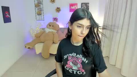 Snapshot of susi_doll1 chatting on 06.23.26 susi_doll1 online show from 06.23.26