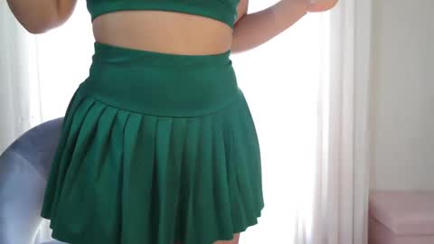 Snapshot of susiesunny chatting on 04.27.26 susana online show from 04.27.26