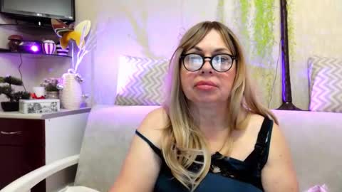 Snapshot of susiexnoreen chatting on 03.04.26 SusiexNoreen online show from 03.04.26