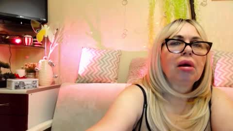 Snapshot of susiexnoreen chatting on 03.09.26 SusiexNoreen online show from 03.09.26