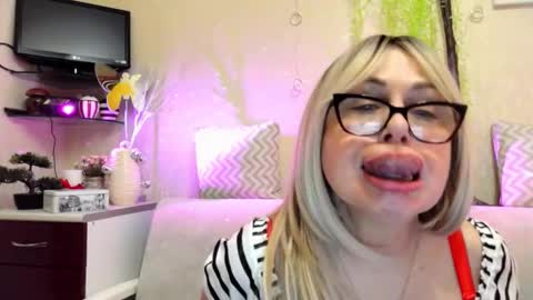 Snapshot of susiexnoreen chatting on 03.13.26 SusiexNoreen online show from 03.13.26