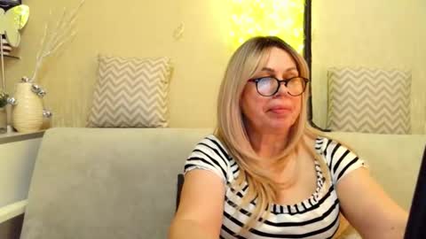 Snapshot of susiexnoreen chatting on 03.15.26 SusiexNoreen online show from 03.15.26