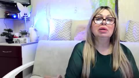 Snapshot of susiexnoreen chatting on 04.09.26 SusiexNoreen online show from 04.09.26