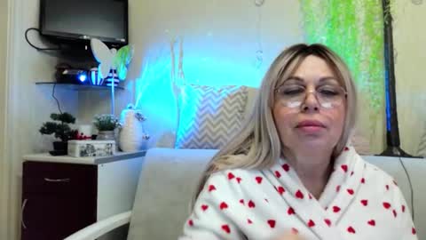 Snapshot of susiexnoreen chatting on 04.16.26 SusiexNoreen online show from 04.16.26