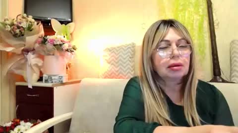 Snapshot of susiexnoreen chatting on 04.22.26 SusiexNoreen online show from 04.22.26