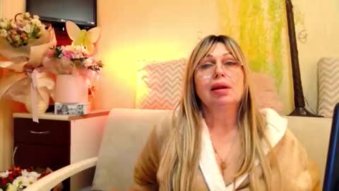 Snapshot of susiexnoreen chatting on 04.22.26 SusiexNoreen online show from 04.22.26