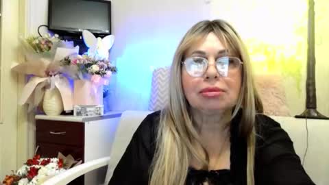 Snapshot of susiexnoreen chatting on 04.25.26 SusiexNoreen online show from 04.25.26