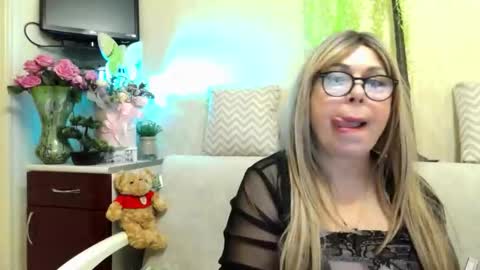 Snapshot of susiexnoreen chatting on 05.14.26 SusiexNoreen online show from 05.14.26