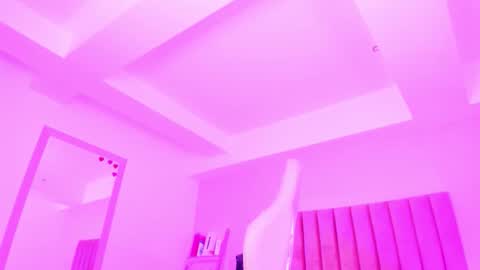 Sussan Nicole  online show from 11.05.25