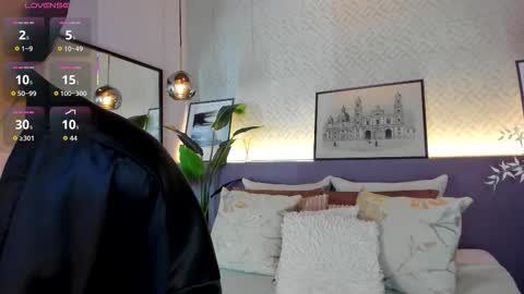 Snapshot of sussanalee chatting on 09.21.25 Your Squirt queen online show from 09.21.25