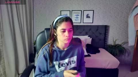   online show from 01.04.25