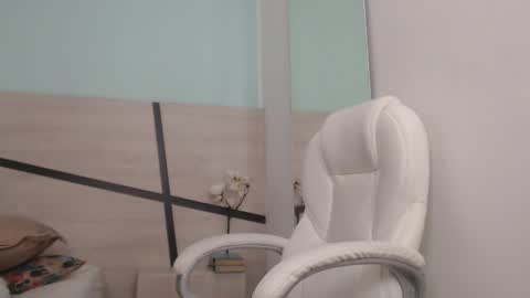 sussy leon online show from 01.18.25