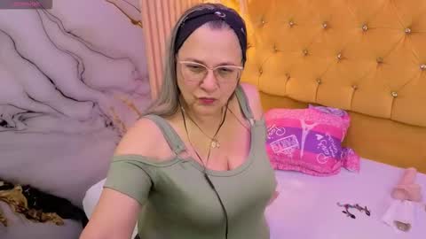 Snapshot of sussy_perez_ chatting on 02.05.26 Sussy online show from 02.05.26