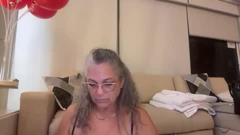 Snapshot of sussy_perez_ chatting on 05.29.26 Sussy online show from 05.29.26