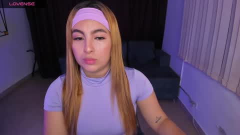 Snapshot of susyamis chatting on 11.01.25 Susy online show from 11.01.25