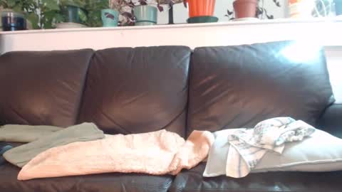 Snapshot of suv1 chatting on 01.08.25 Otto online show from 01.08.25