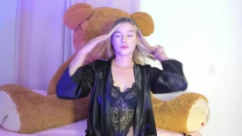 Snapshot of suzan__cooper2 chatting on 02.06.25 suzan__cooper2 online show from 02.06.25