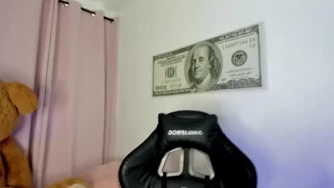 Snapshot of suzan__cooper2 chatting on 09.21.25 suzan__cooper2 online show from 09.21.25